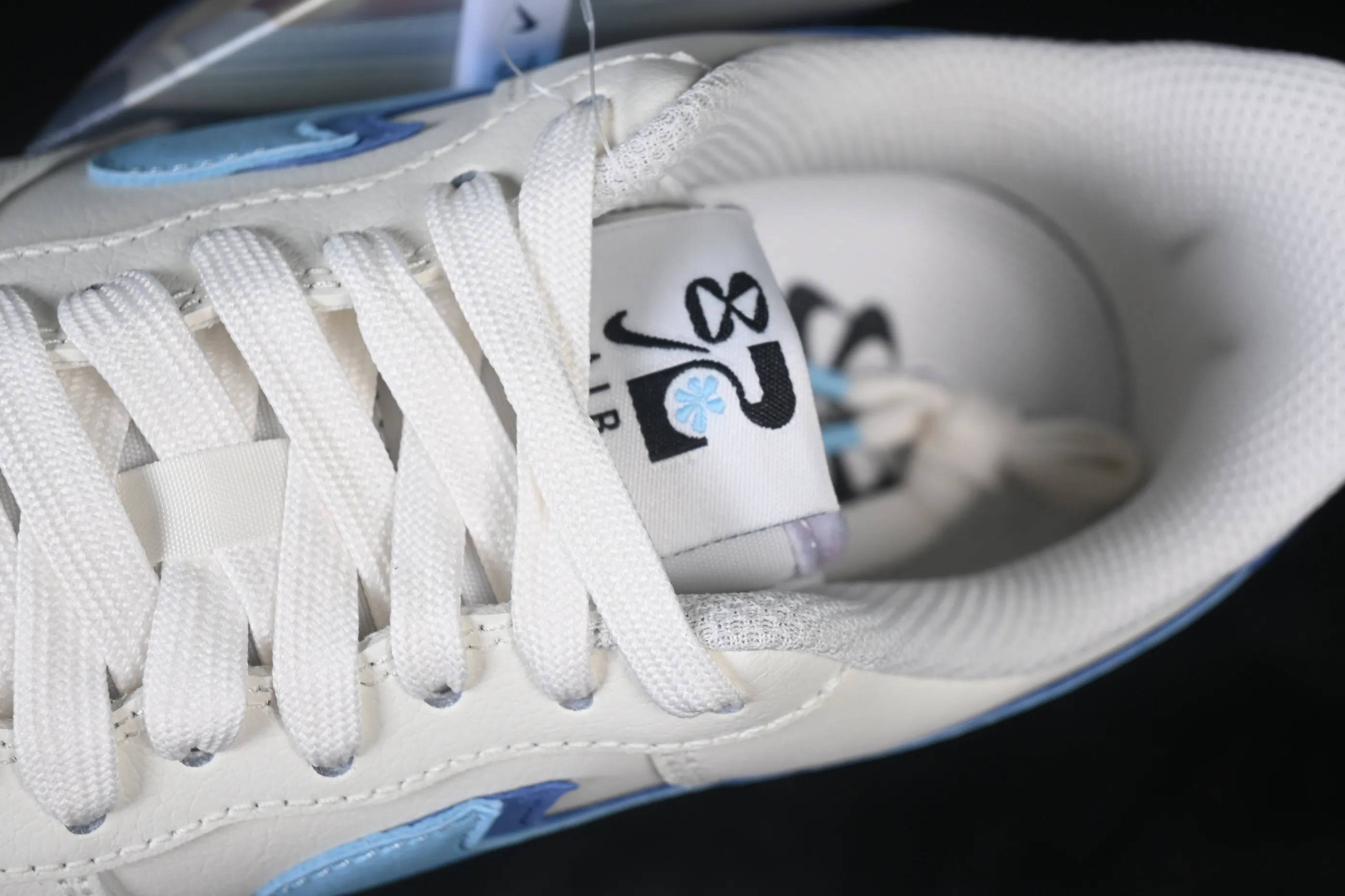 All categories Nk Air Force 1 Air Force series Nk Air Force 1 Low Air Force low top Nike Air Force 1'07 Low white and blue double hook Air Force 1 low top casual sneakers DO9786-100